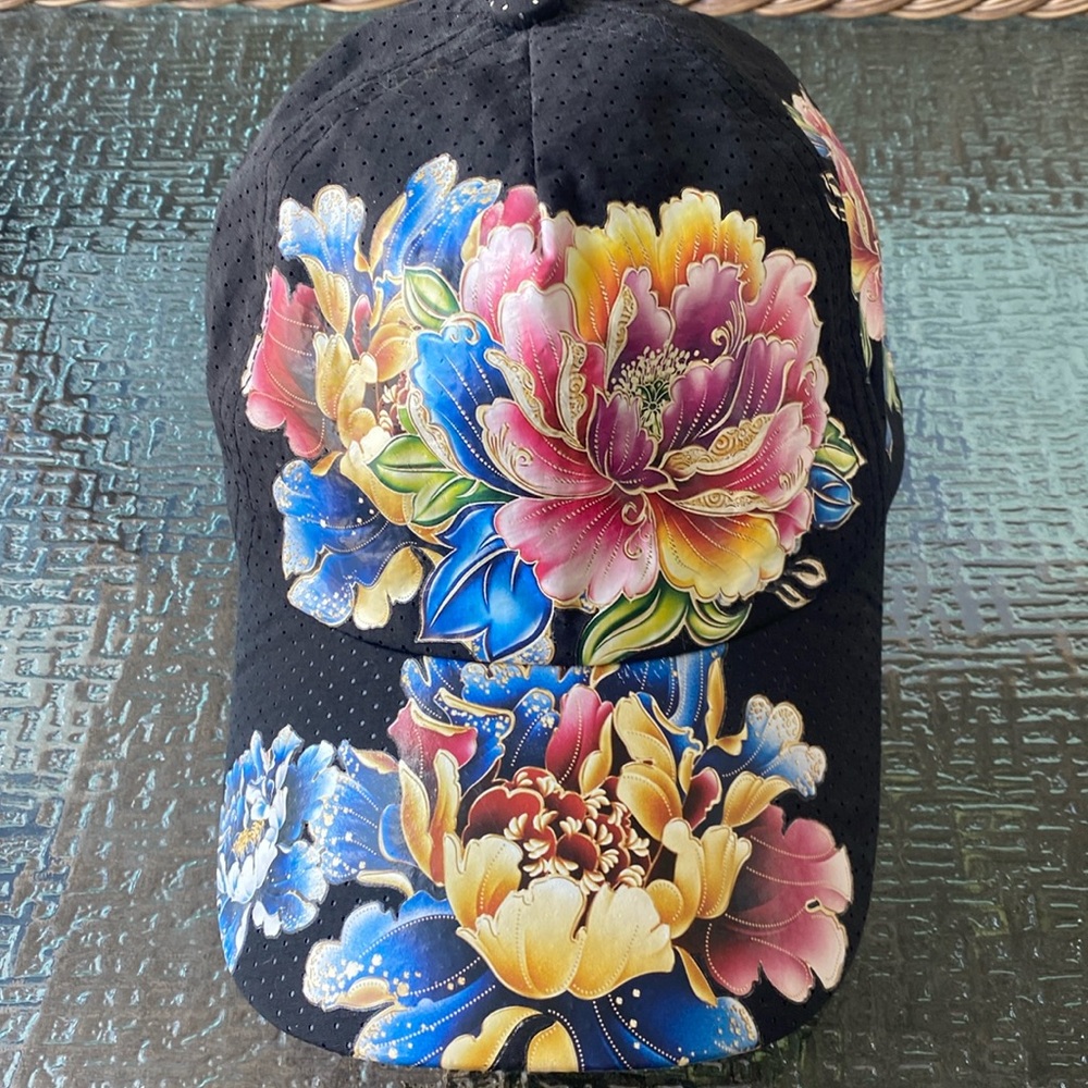 Cap Floral Mesh Black Adjustable.